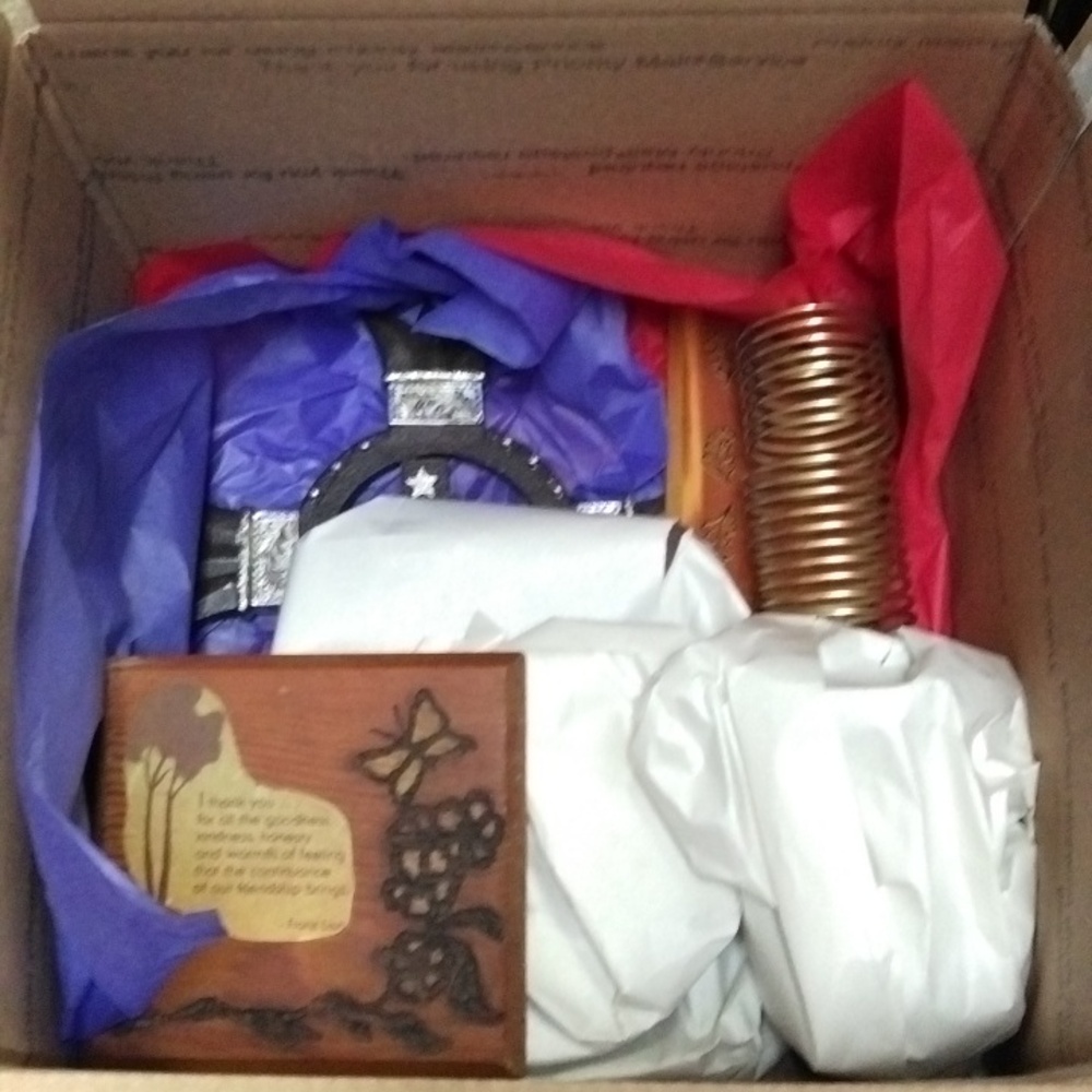 Assorted Collectibles - Picture 2 of 4